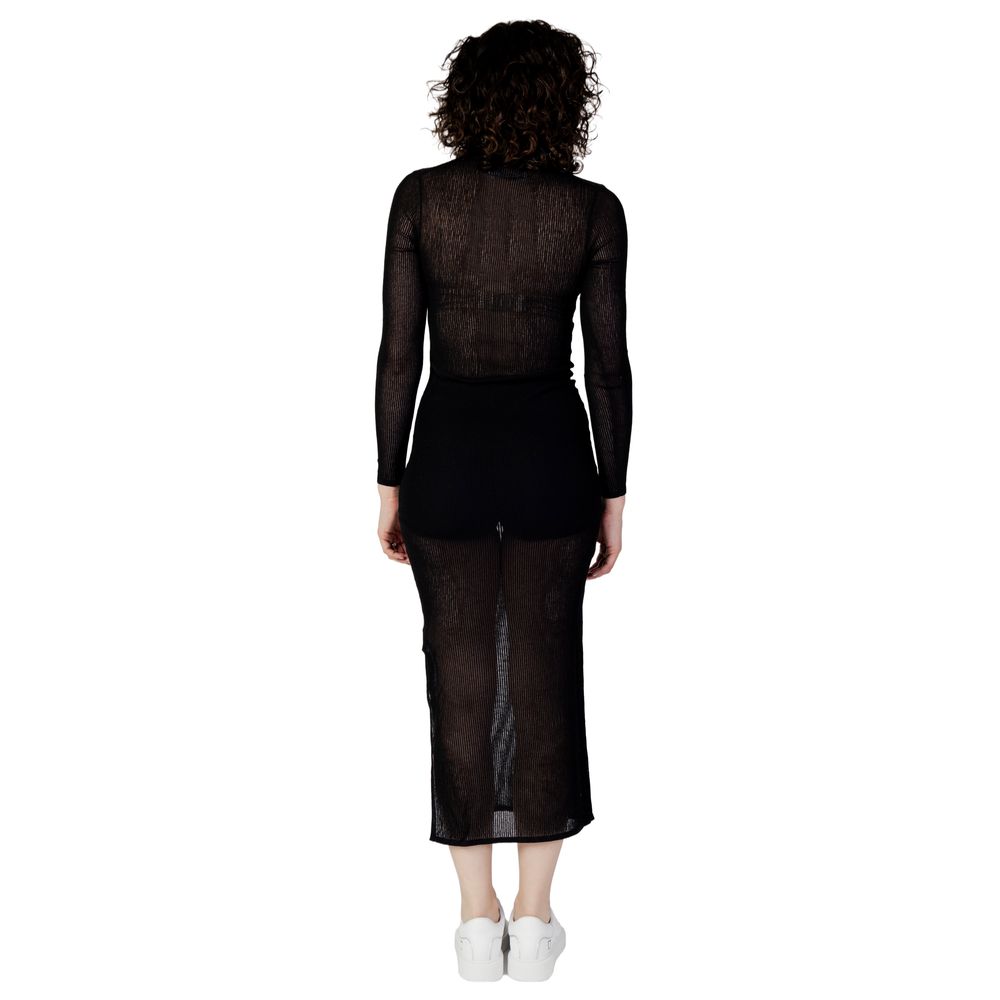 Black Marabou Long DressThe Calvin Klein Jeans SHEER TIGHT SWEATER J20J222275 long dress embodies the perfect blend of contemporary style and minimalist sophistication. Crafted from a blend of 63% acrylic and 37% polyamide, this dress stands out for its l