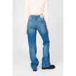 Blue Cotton Mom JeansThe Calvin Klein Jeans AUTHENTIC BOOTCUT J20J222454 jeans offer the perfect blend of contemporary style and comfort. Featuring a mom and regular fit, these jeans have a slightly flared leg that enhances the silhouette while ensuring m