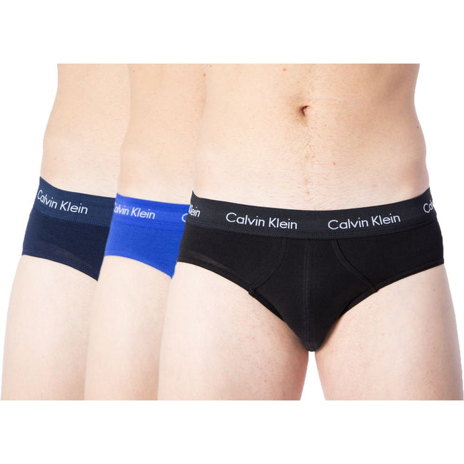 Blue Cotton BriefsDiscover the comfort and timeless style of the Calvin Klein Underwear 3 Hip Brief U2661G men’s briefs. Made from a blend of 95% cotton and 5% stretch, these briefs provide a perfect fit and a soft feel against the skin. The elastic waist