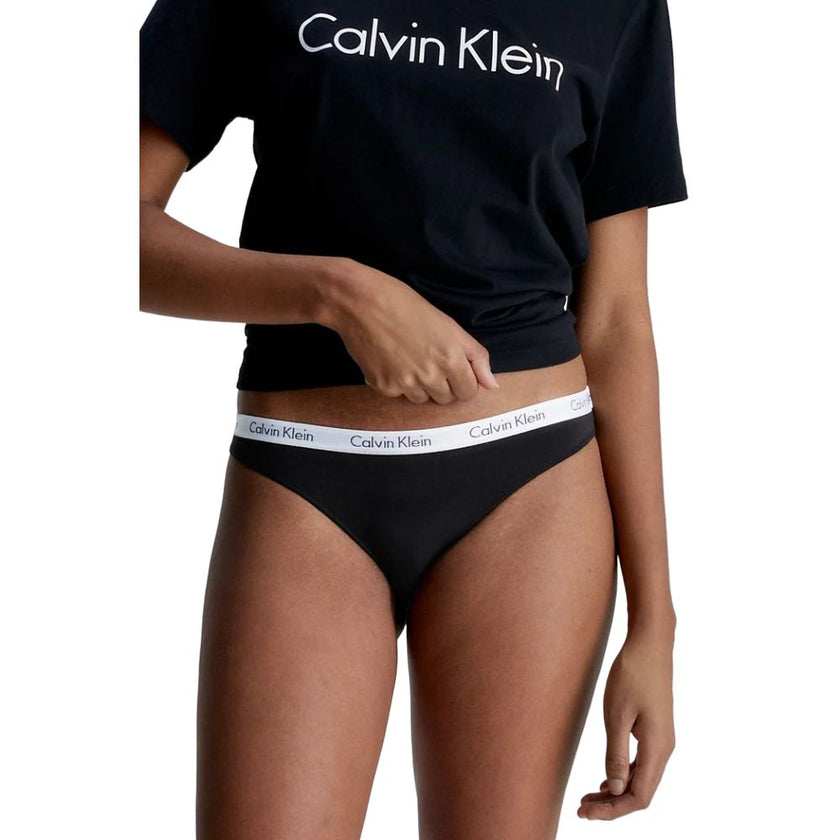 White Cotton PantieDiscover timeless comfort and style with the Calvin Klein Underwear Women’s 3PACK BIKINI 000QD3588E. Made from high-quality materials, featuring 90% cotton and 10% elastane/lycra, these pieces provide a perfect fit and a soft feel again