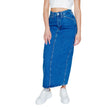 Blue Cotton Long SkirtThe Calvin Klein Jeans POCKET MAXI J20J223680 women’s long skirt is a must-have for those seeking a contemporary and versatile look. Crafted from denim with 80% cotton and 20% recycled cotton, this skirt combines sustainability with