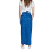 Blue Cotton Long SkirtThe Calvin Klein Jeans POCKET MAXI J20J223680 women’s long skirt is a must-have for those seeking a contemporary and versatile look. Crafted from denim with 80% cotton and 20% recycled cotton, this skirt combines sustainability with