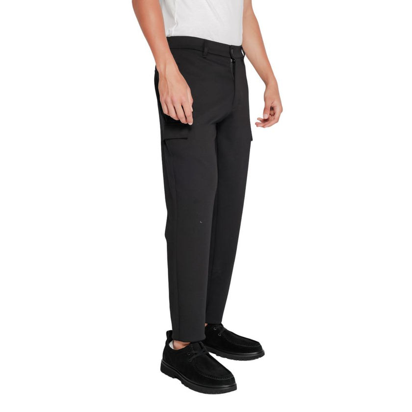 Black Recycled Polyester Joggers (Workout Pants)Discover the Calvin Klein Comfort Knit Tapered sports pants for men, model K10K113487, crafted from an innovative blend of sustainable materials. With 75% recycled polyester and 22% sustainable viscose, thes