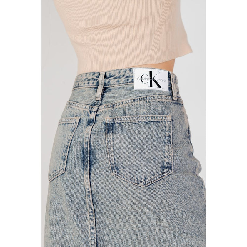Blue Cotton SkirtThe Calvin Klein Jeans FRONT SPLIT MAXI J20J222869 skirt is a trendy piece that blends contemporary style with comfort. Crafted from 100% Better Cotton Initiative sustainable cotton, this maxi skirt features a straight cut and ankle-lengt