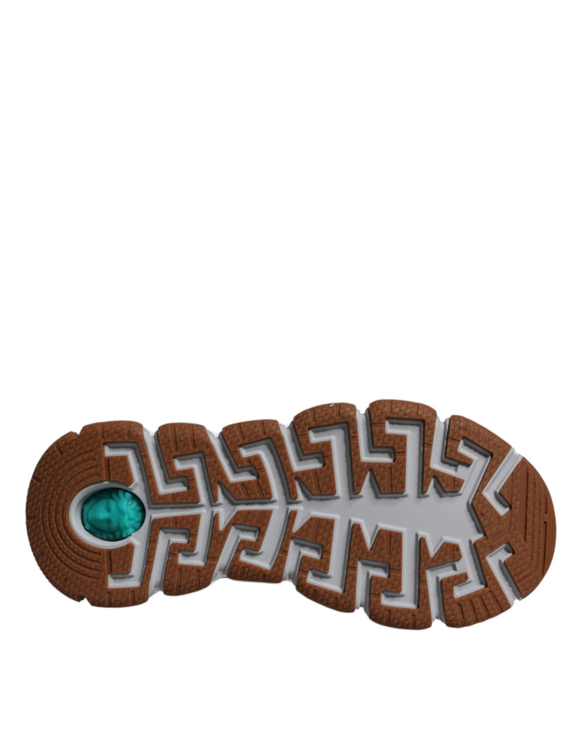 White Trigreca Barocco Print Low Top Sneakers ShoesVERSACE Gorgeous brand new with tags, 100% Authentic VERSACE Barocco Trigreca sneakers. Harnessing their signature aesthetic, these timeless shoes feature a distinctive three-dimensional Greca pattern. Mo