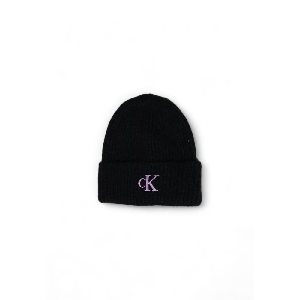 Purple Marabou Cap (Baseball Hat)Discover the Calvin Klein THICK EMBROIDERY K60K612321 women’s beanie hat, a stylish and versatile accessory for your winter wardrobe. Made with high-quality materials, this beanie features a composition of 30% acrylic, 29%