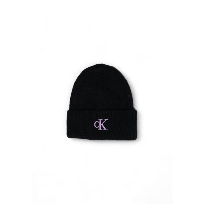 Purple Marabou Cap (Baseball Hat)Discover the Calvin Klein THICK EMBROIDERY K60K612321 women’s beanie hat, a stylish and versatile accessory for your winter wardrobe. Made with high-quality materials, this beanie features a composition of 30% acrylic, 29%