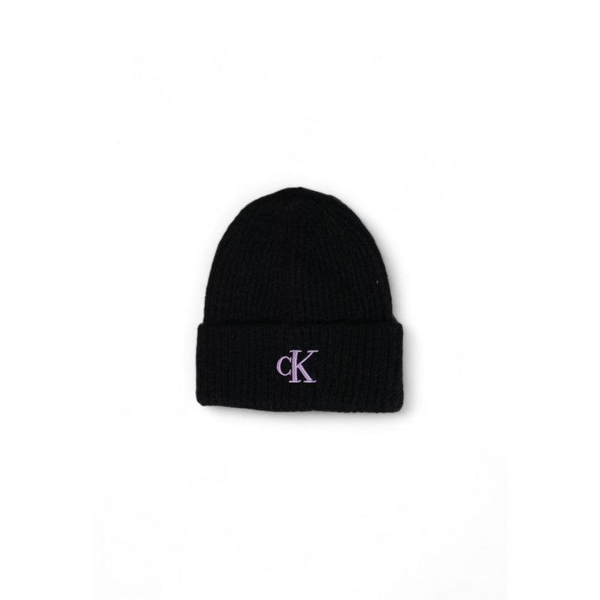 Purple Marabou Cap (Baseball Hat)Discover the Calvin Klein THICK EMBROIDERY K60K612321 women’s beanie hat, a stylish and versatile accessory for your winter wardrobe. Made with high-quality materials, this beanie features a composition of 30% acrylic, 29%