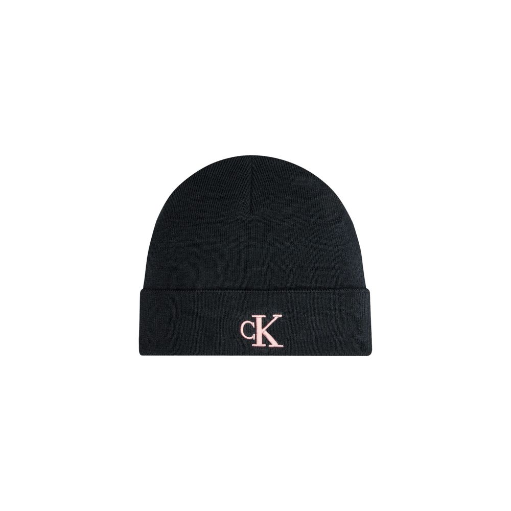 Pink Recycled Polyester Cap (Baseball Hat)Discover the MONOGRAM EMBRO beanie from Calvin Klein Jeans, an essential accessory for every woman’s wardrobe. Made from 100% recycled polyester, this beanie not only provides comfort and warmth but is also a sust