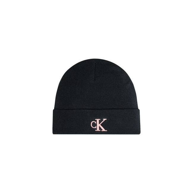 Pink Recycled Polyester Cap (Baseball Hat)Discover the MONOGRAM EMBRO beanie from Calvin Klein Jeans, an essential accessory for every woman’s wardrobe. Made from 100% recycled polyester, this beanie not only provides comfort and warmth but is also a sust