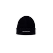 Black Cotton Cap (Baseball Hat)The Calvin Klein Jeans INSTITUTIONAL BEANIE for women is an elegant and versatile accessory, made from 100% cotton for comfort and breathability. The ribbed design is enhanced by an embroidered logo, adding a modern and dist