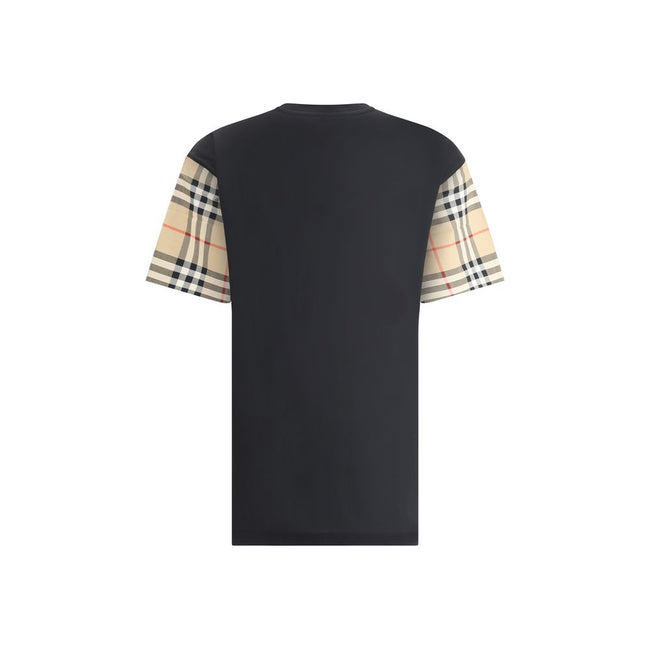 Black Cotton T-ShirtBurberry’s Cotton Check Archive Sleeve T-shirt is a garment that combines comfort with distinctive style. Featuring a ribbed collar, this T-shirt features sleeves embellished with the iconic Archivio Check pattern, one of the brand’s h