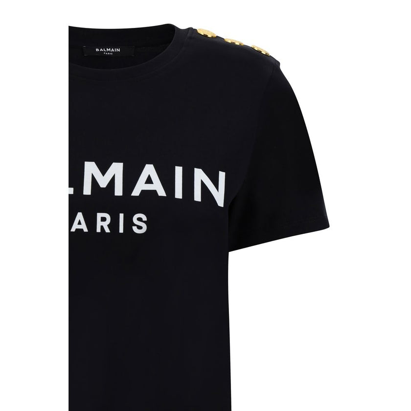 Black Cotton T-ShirtBalmain’s cotton T-Shirt combines the minimalism of a monochrome pattern with the elegance of the Maison’s iconic details. Made of soft cotton, it features a ribbed crew neck and a regular fit designed for everyday comfort. The design