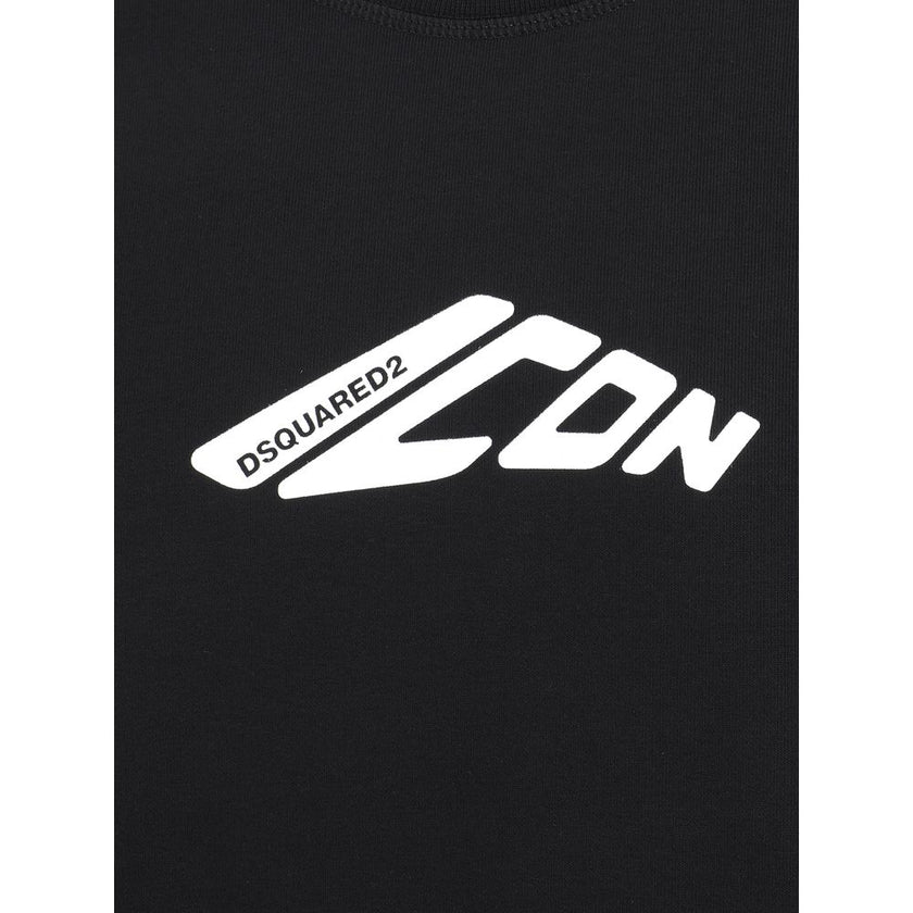 Black Cotton SweatshirtDsquared2’s cotton Sweatshirt is a casual garment with a bold and comfortable style. Made of soft cotton with a plush interior, it offers a warm and comfortable feel ideal for the cooler season. The monochrome design is enhanced by