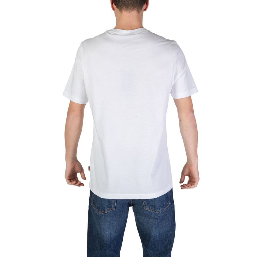 White Cotton T-ShirtThis men’s short-sleeved t-shirt by Boss, model 10249510 50516003, is crafted from 100% high-quality cotton, ensuring a soft and comfortable feel against the skin. It features a distinctive artistic graphic print on the front, showcasi