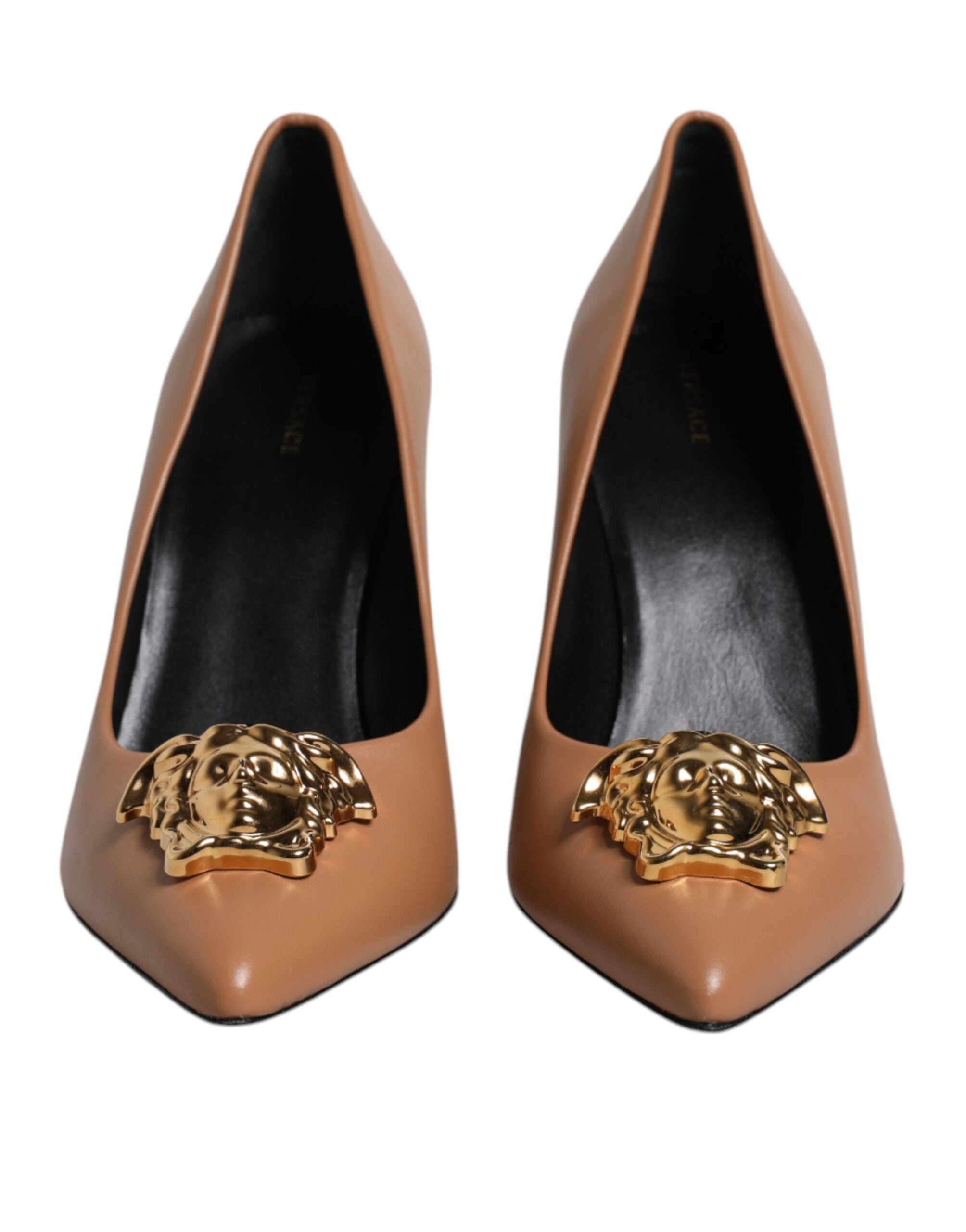 Escarpins à talons hauts en cuir marron avec plaque logo