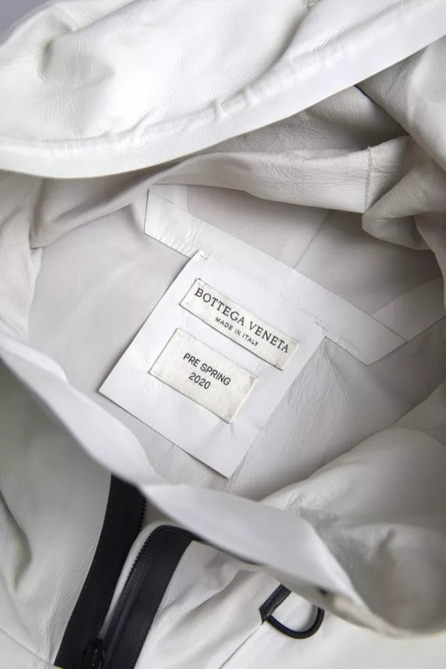 White Leather Men Waterproof Jacket BlousonBOTTEGA VENETA Absolutely stunning, 100% Authentic, brand new with tags BOTTEGA VENETA waterproof leather jacket. Model: Raincoat Colour: White Material: 100% Calf Leather Zipper closure Made in ItalyWhite Leathe