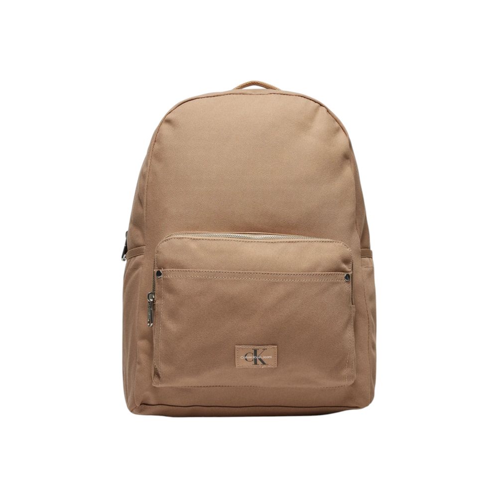 Beige Recycled Polyester BackpackDiscover the Calvin Klein SPORT ESSENTIALS CAMPUS backpack, an essential accessory for the modern man. Made from 100% recycled polyester, this backpack combines sustainability with style. The sleek design features a zipper