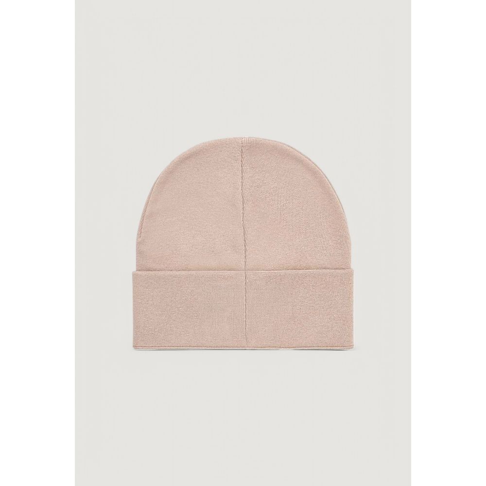 Beige Cotton Cap (Baseball Hat)Discover the MONO LOGO EMBRO beanie for women by Calvin Klein Jeans, an essential accessory for every wardrobe. Made from 100% cotton, this beanie provides a soft and comfortable feel, perfect for cool days. The minimalist d