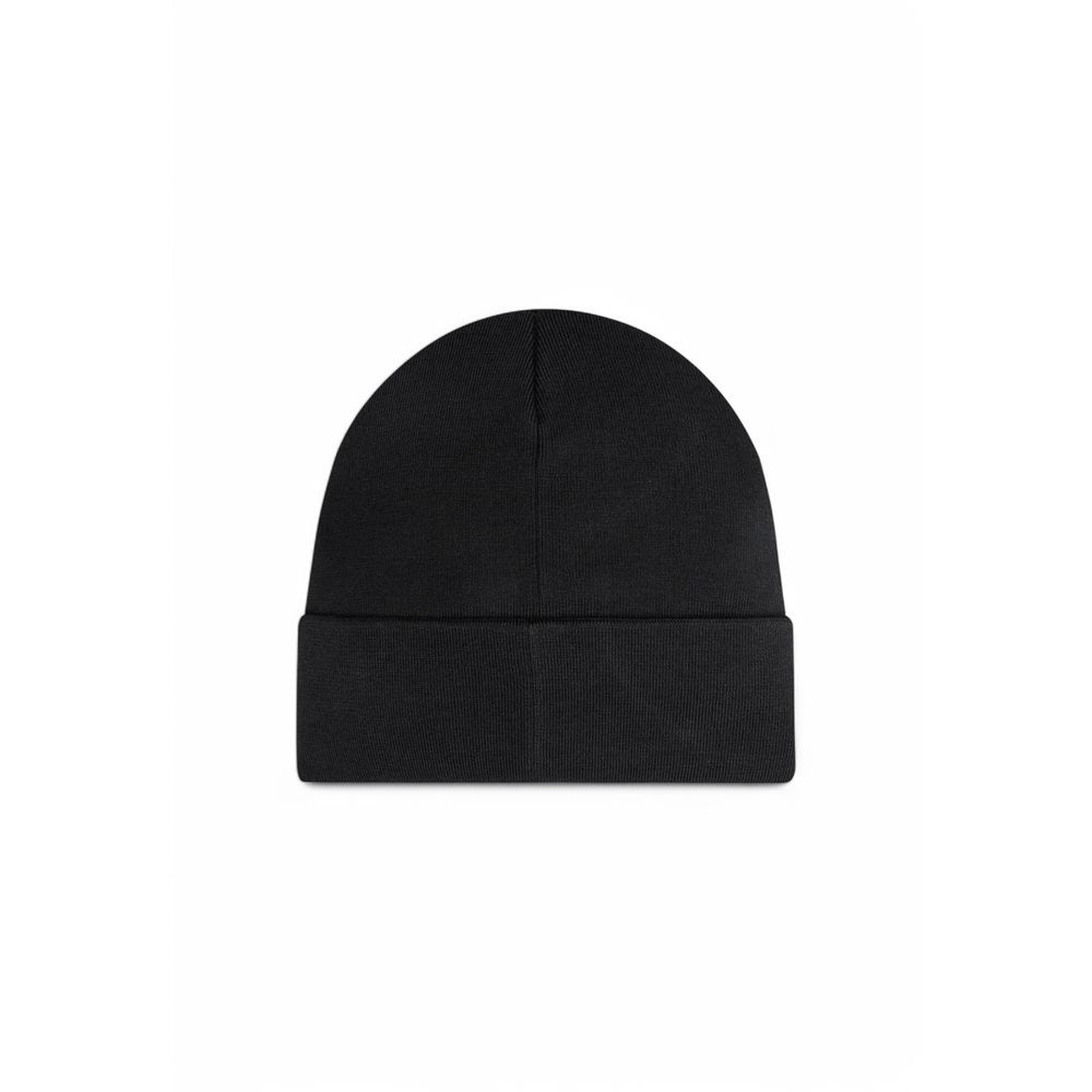 Black Organic Cotton Cap (Baseball Hat)Discover the Calvin Klein Jeans MONO LOGO EMBRO beanie for men, an essential fashion accessory for your wardrobe. Made from 100% organic cotton, this beanie provides a soft and comfortable feel against the skin, maki