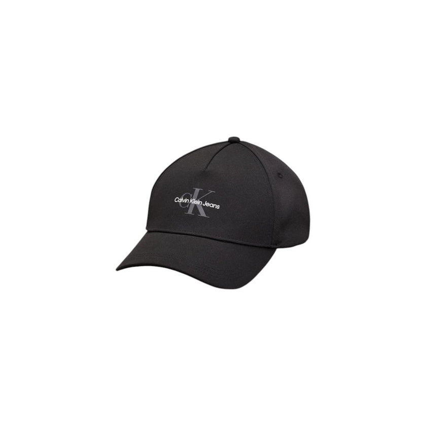 Black Recycled Polyester Cap (Baseball Hat)The Calvin Klein Jeans MONOLOGO PRINT CAP WARM men’s cap is a versatile and modern accessory, perfect for completing your casual look. Made from a blend of recycled polyester and polyester, it offers a comfortabl