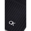 Black Wool Cap (Baseball Hat)Discover the Calvin Klein CK METAL CHUNKY RIB BEANIE, a stylish and versatile accessory for your winter wardrobe. Made from high-quality materials, 90% wool and 10% cashmere, this beanie offers exceptional softness and warmth,