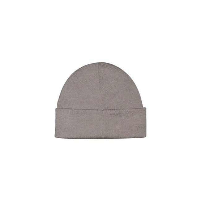 Gray Cotton Cap (Baseball Hat)The MONO LOGO PATCH BEANIE WARM by Calvin Klein Jeans is the perfect accessory to complete your winter look. Made from a blend of 50% cotton and 50% acrylic, this beanie provides a warm and comfortable fit, ideal for tackling