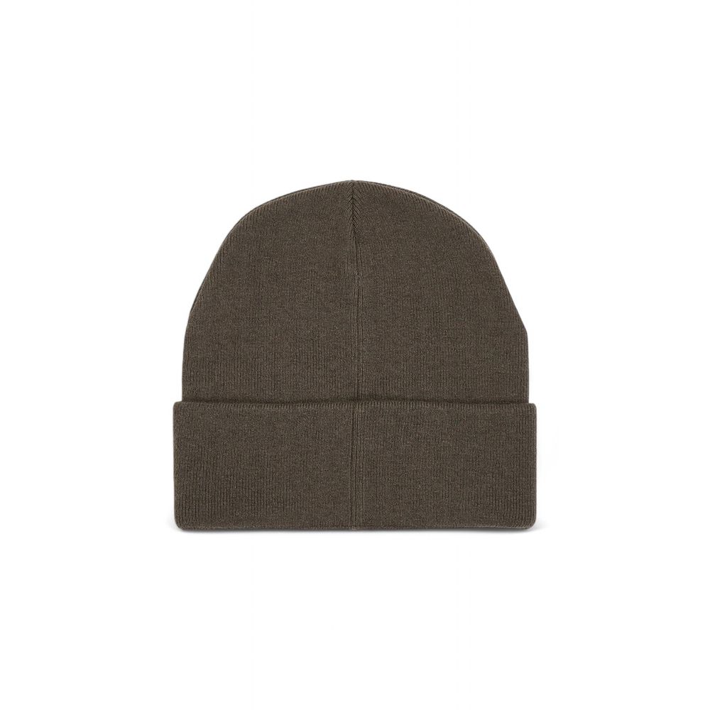 Brown Wool Caps Baseball HatDiscover the Calvin Klein Jeans THICK EMBROIDERY BEANIE K50K512461, a stylish and functional men’s beanie perfect for completing your winter look. Made from a high-quality blend consisting of 40% wool, 30% viscose, 20% polyamid