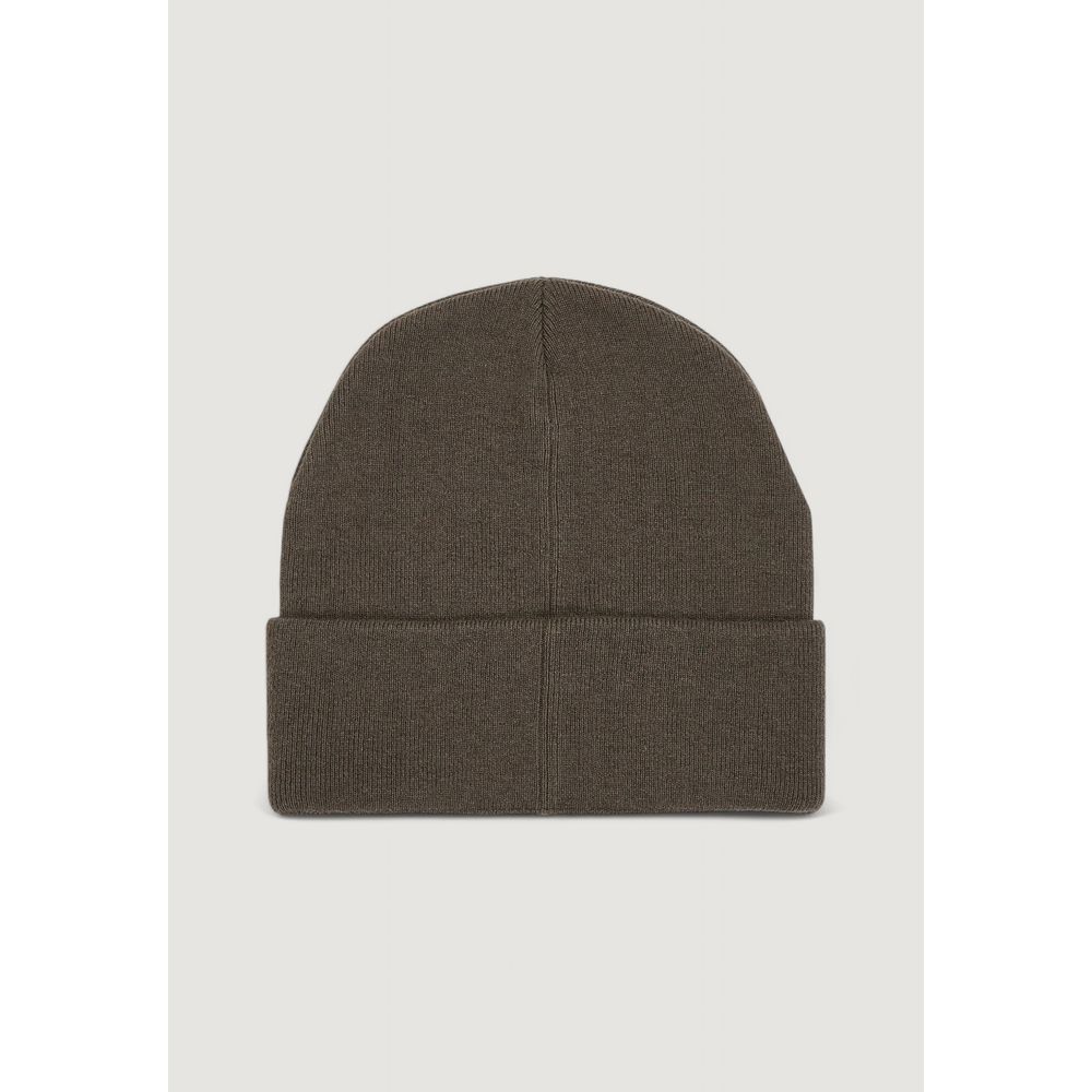 Brown Wool Caps Baseball HatDiscover the Calvin Klein Jeans THICK EMBROIDERY BEANIE K50K512461, a stylish and functional men’s beanie perfect for completing your winter look. Made from a high-quality blend consisting of 40% wool, 30% viscose, 20% polyamid