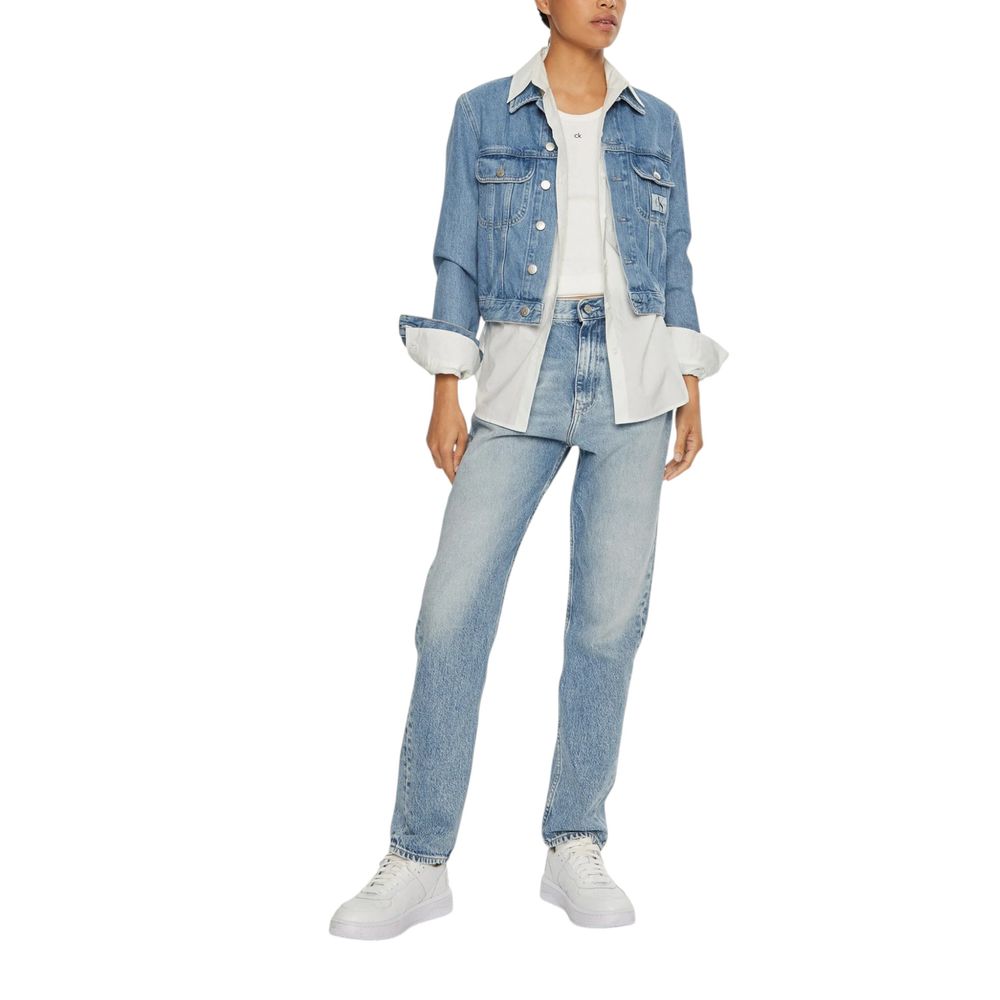 Light Blue Cotton Slim Fit JeanDiscover the Calvin Klein Jeans AUTHENTIC SLIM STRAI J20J224008 slim jeans for women, an essential piece for any wardrobe. Made from 100% cotton, these jeans provide a comfortable and modern fit, perfect for any occasion. Th