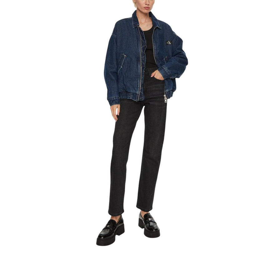 Black Cotton Mom JeanDiscover the Calvin Klein Jeans HIGH RISE STRAIGHT J20J224895 mom and regular jeans for women, a clothing piece that combines style and comfort. Made from 99% cotton and 1% elastane/lycra, these jeans provide a perfect fit and a soft
