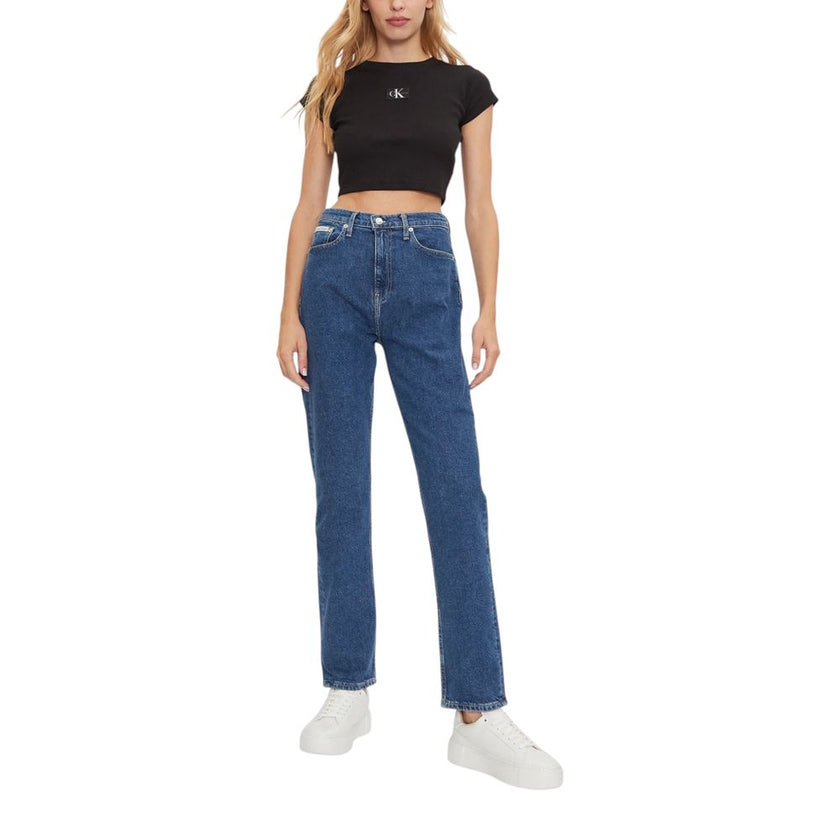 Blue Cotton Slim Fit JeanDiscover the Calvin Klein Jeans AUTHENTIC SLIM STRAI J20J224006 women’s slim jeans, an essential piece for your wardrobe. Made from 79% cotton, 20% recycled cotton, and 1% elastane/lycra, these jeans offer excellent fit and comfor