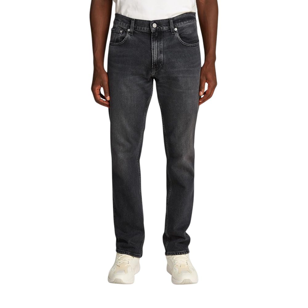 Black Cotton Skinny JeanDiscover the Calvin Klein Jeans SLIM STRAIGHT J30J326834 men’s slim jeans, an essential piece for your wardrobe. Made from 99% cotton and 1% elastane/lycra, these jeans offer a comfortable fit with a slight stretch that ensures fre