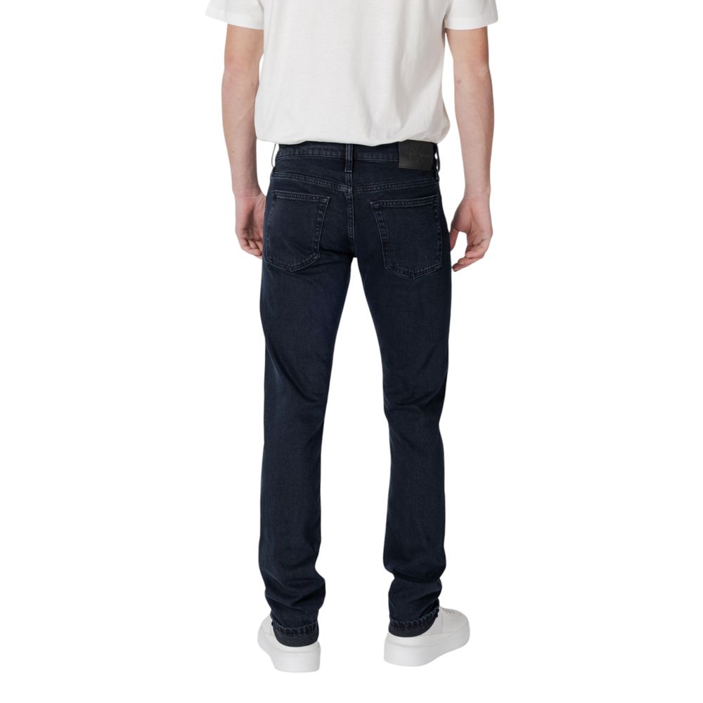 Blue Cotton Skinny JeanDiscover the slim fit jeans for men by Calvin Klein Jeans, model J30J325975, made with high-quality materials: 79% cotton, 20% recycled cotton, and 1% elastane/lycra. These jeans offer a modern and comfortable fit, perfect for any o