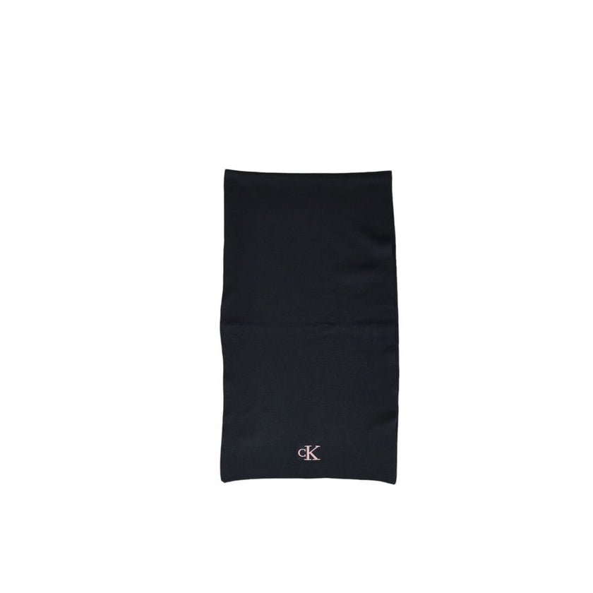 Black Recycled Polyester ScarfDiscover the Calvin Klein MONOGRAM EMBRO SCARF K60K612659, a stylish and versatile accessory perfect for completing any outfit. Made from 100% recycled polyester, this scarf not only adds a touch of elegance but is also an ec