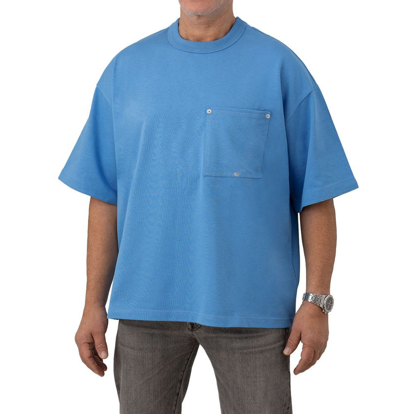 Blue Cotton T-ShirtBottega Veneta oversized cotton jersey T-shirt Materials: cotton jersey Size and fit: oversize Neckline: Crew neck Shoulders: relaxed Sleeves: short Pockets: studded patch pocket Bottom: With ribbed edges, With straight hemline Made In