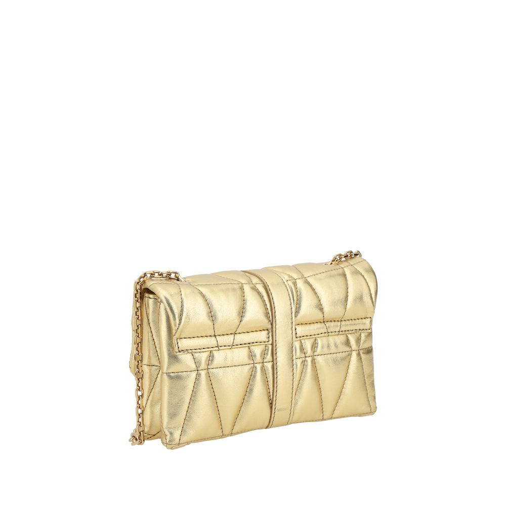 Gold Lamb Ovis Aries Aries Shoulder BagThe Kleio mini Shoulder Bag is made of lambskin leather, with a quilted design that adds a touch of elegance. It features a front closure with a magnetic flap, decorated with the brand’s iconic Medusa head. The chain