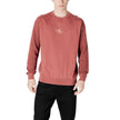 Red Cotton SweaterThe Calvin Klein Jeans MONOLOGO J30J325671 men’s sweater offers a contemporary and refined style, perfect for any casual or informal occasion. Made from 100% transitional in-conversion cotton, this garment ensures comfort, breathability,