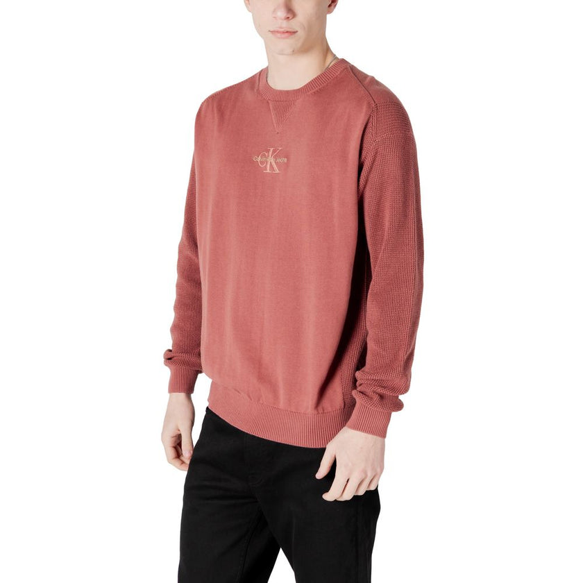 Red Cotton SweaterThe Calvin Klein Jeans MONOLOGO J30J325671 men’s sweater offers a contemporary and refined style, perfect for any casual or informal occasion. Made from 100% transitional in-conversion cotton, this garment ensures comfort, breathability,