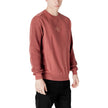 Red Cotton SweaterThe Calvin Klein Jeans MONOLOGO J30J325671 men’s sweater offers a contemporary and refined style, perfect for any casual or informal occasion. Made from 100% transitional in-conversion cotton, this garment ensures comfort, breathability,
