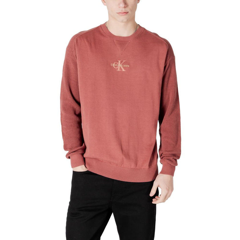 Red Cotton SweaterThe Calvin Klein Jeans MONOLOGO J30J325671 men’s sweater offers a contemporary and refined style, perfect for any casual or informal occasion. Made from 100% transitional in-conversion cotton, this garment ensures comfort, breathability,