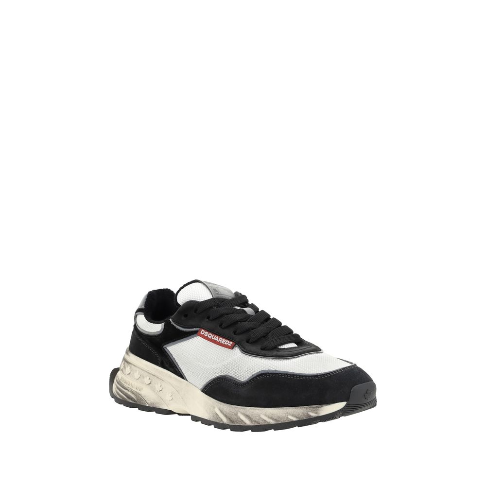 Sprinter SneakersDsquared2’s Sprinter Sneakers are a perfect example of sporty and sophisticated style. The paneled design, combined with a textured sole, gives the shoes a dynamic and modern look. The upper lace-up closure allows for an adjustable and se