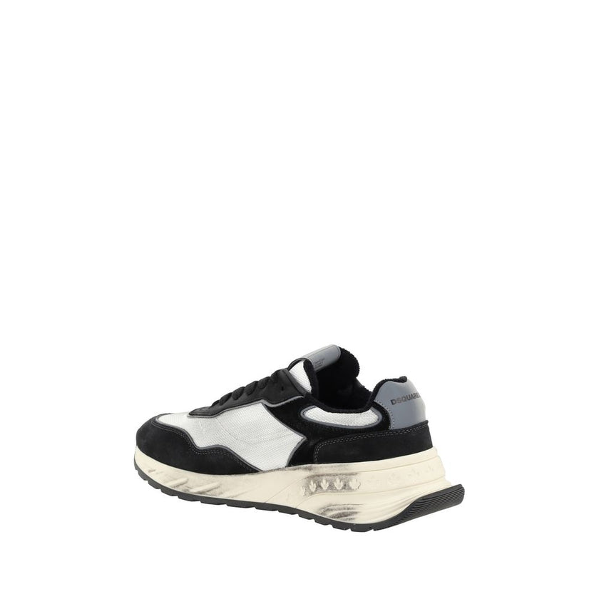Sprinter SneakersDsquared2’s Sprinter Sneakers are a perfect example of sporty and sophisticated style. The paneled design, combined with a textured sole, gives the shoes a dynamic and modern look. The upper lace-up closure allows for an adjustable and se