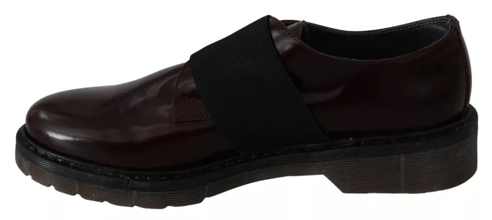 Chaussures en cuir marron foncé à bride élastique