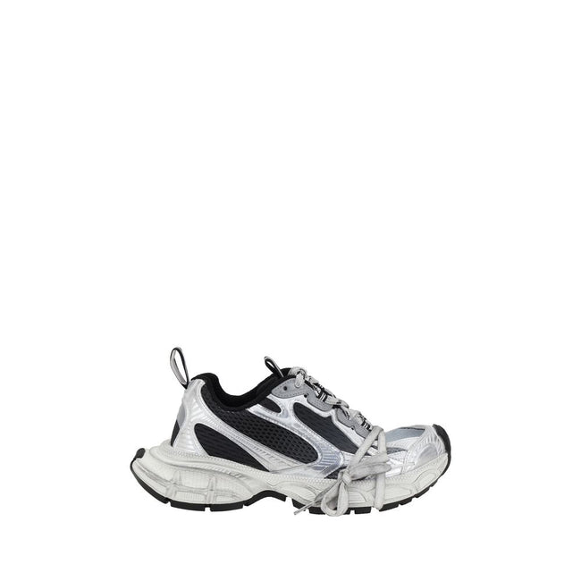 Multicolor Fabric Chunky SneakersBalenciaga’s 3XL Gradient Sneakers are a perfect example of bold and functional design. Made of mesh and rubber, these shoes feature an embossed logo on both the toe and back, giving them a distinctive and recognizable tou