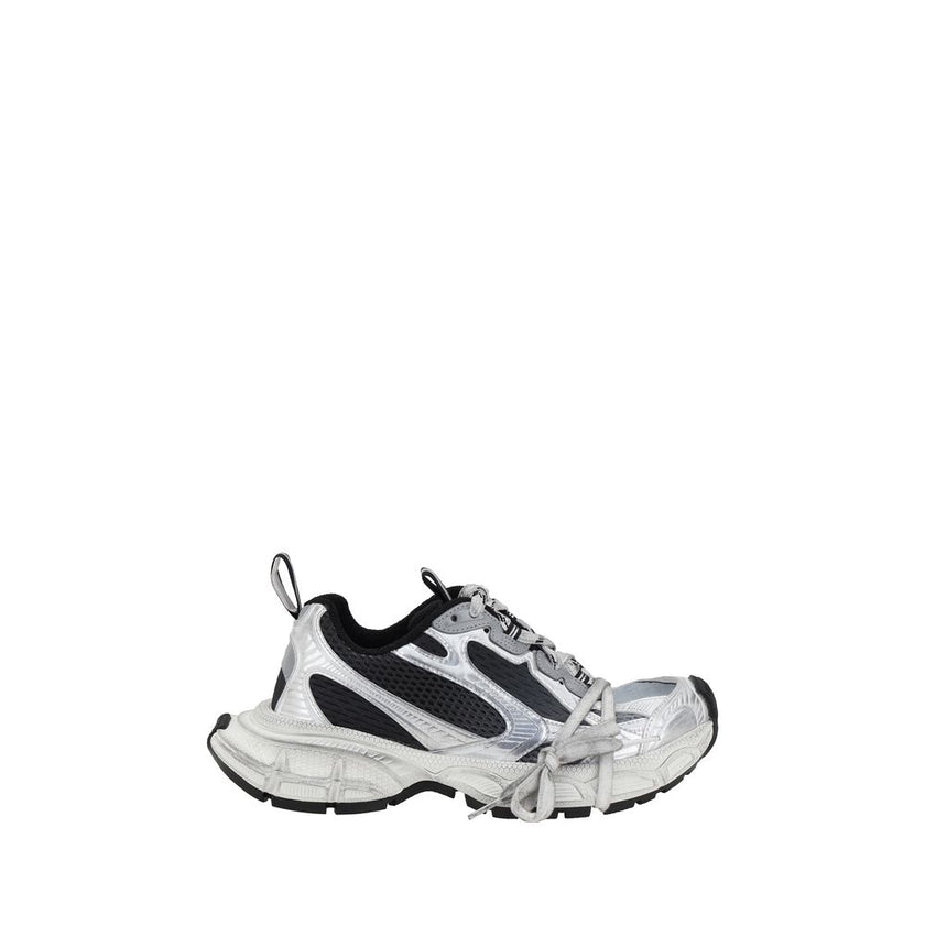 Multicolor Fabric Chunky SneakersBalenciaga’s 3XL Gradient Sneakers are a perfect example of bold and functional design. Made of mesh and rubber, these shoes feature an embossed logo on both the toe and back, giving them a distinctive and recognizable tou