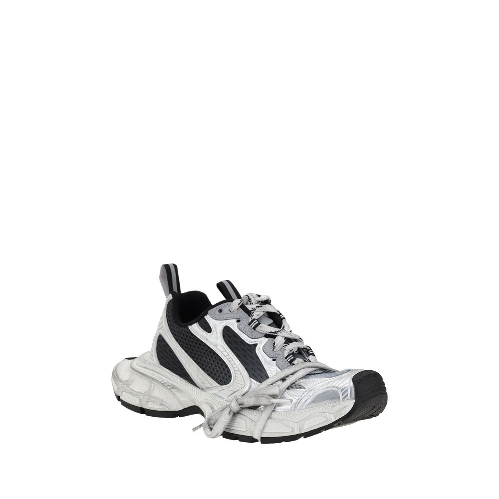 Multicolor Fabric Chunky SneakersBalenciaga’s 3XL Gradient Sneakers are a perfect example of bold and functional design. Made of mesh and rubber, these shoes feature an embossed logo on both the toe and back, giving them a distinctive and recognizable tou