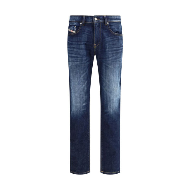 Blue Cotton 2019 D-strukt JeansThe 2019 D-Strukt cotton Jeans from Diesel offer a contemporary and versatile look. The straight five-pocket design ensures comfort and practicality, with a front button and zipper closure for a secure fit. Belt loops on the