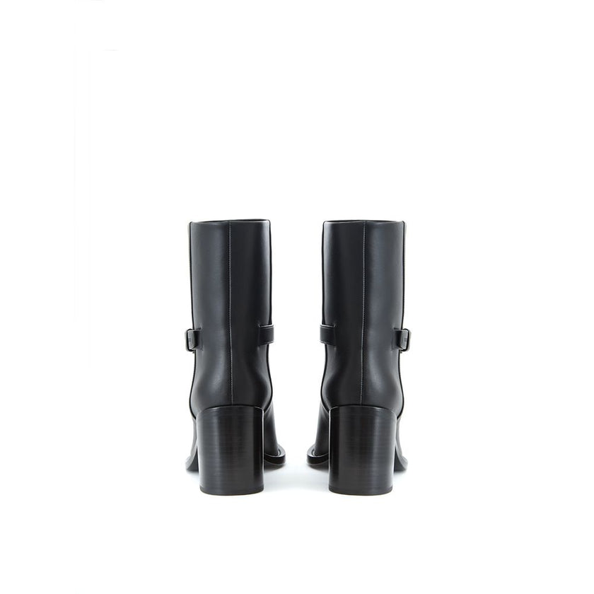 Black Leather Ankle BootsBurberry leather ankle boots in black, buckle ankle strap with logo print, round toe. Composition: 100% Leather-Interior zip:23GIU146-150Black Leather Ankle Boots${tagsBurberryAulae Black Leather Ankle Boots BurberryAulae Black Le