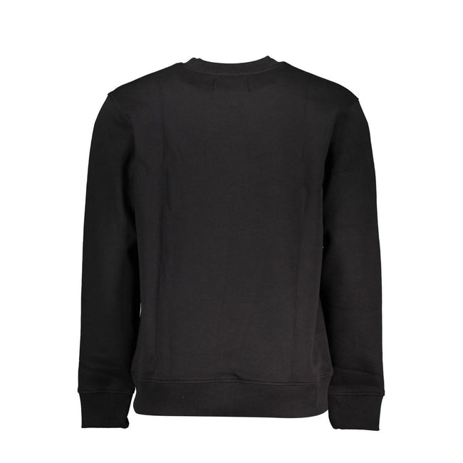 Black Cotton Men SweaterStep out in confidently cool style with this sleek Calvin Klein long sleeve sweatshirt. Perfectly balancing sustainability and fashion-forward design, it’s crafted with an eco-conscious blend that includes 20% recycled cotton. The